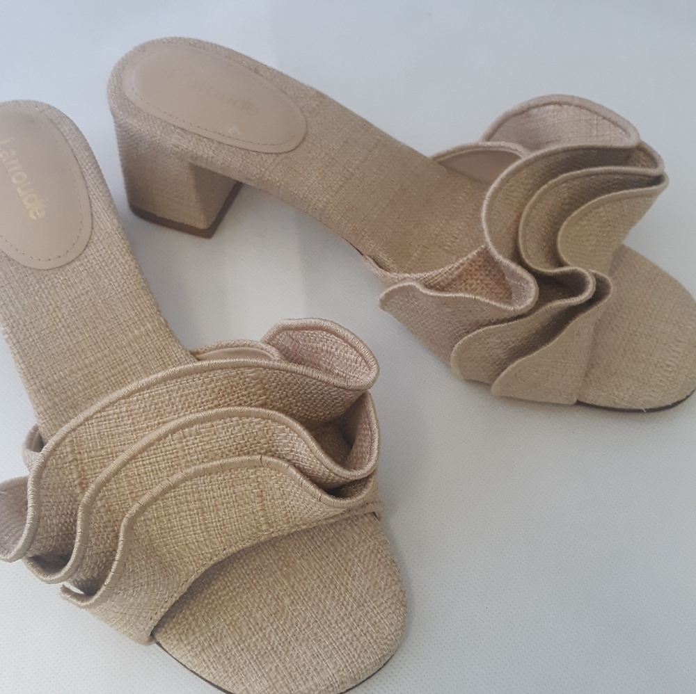 Larroude Tuckernuck Brigette Ruffled Mules S8